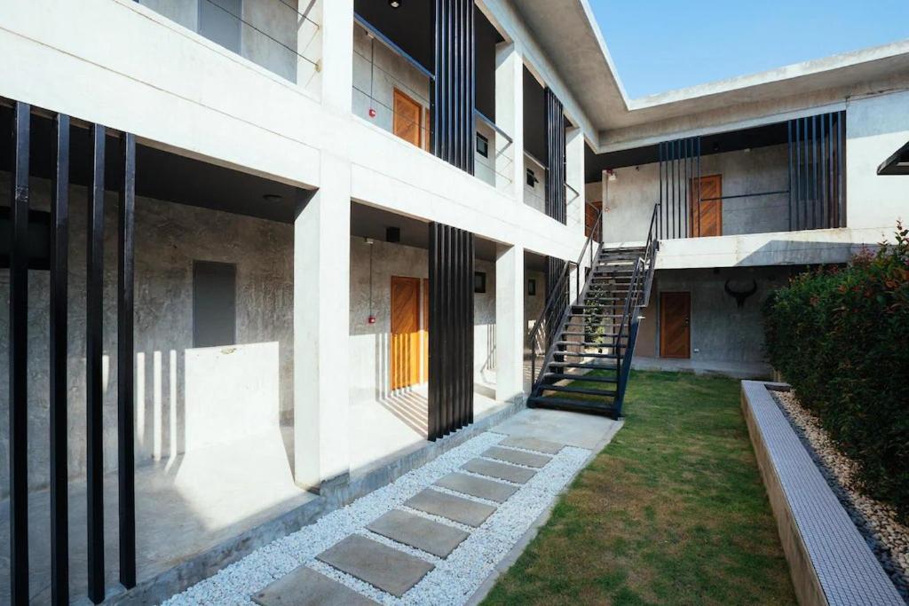 The Camp Muay Thai Resort And Academy Chiang Mai Exteriör bild